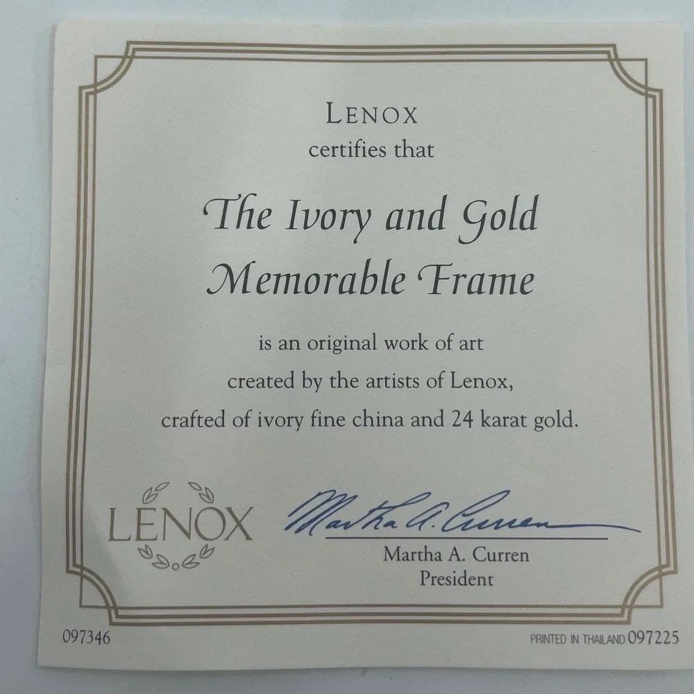 Lenox Ivory Gold Memorable Frame Round Fine China 24K Gold Trim Original‎ Box